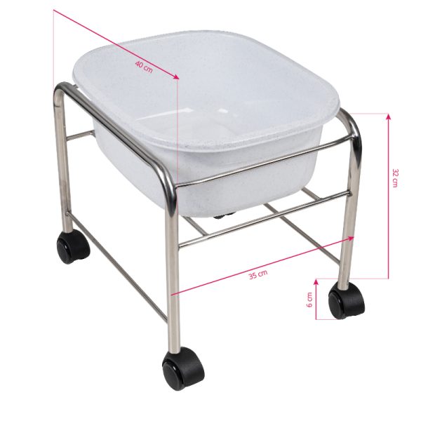 Straight pedicure tray with chrome wheels