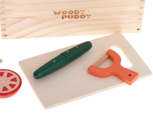 Wooden vegetables to cut with a magnet in a box+accessories
