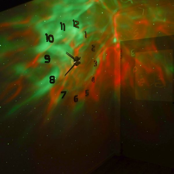 Star projector night light cosmonaut