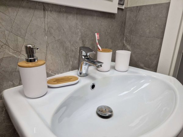 Bathroom set white