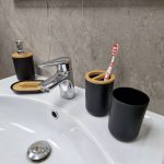 Bathroom set black