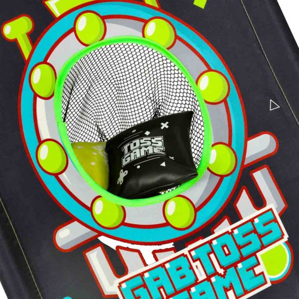 Dexterity game throwing bags to the target